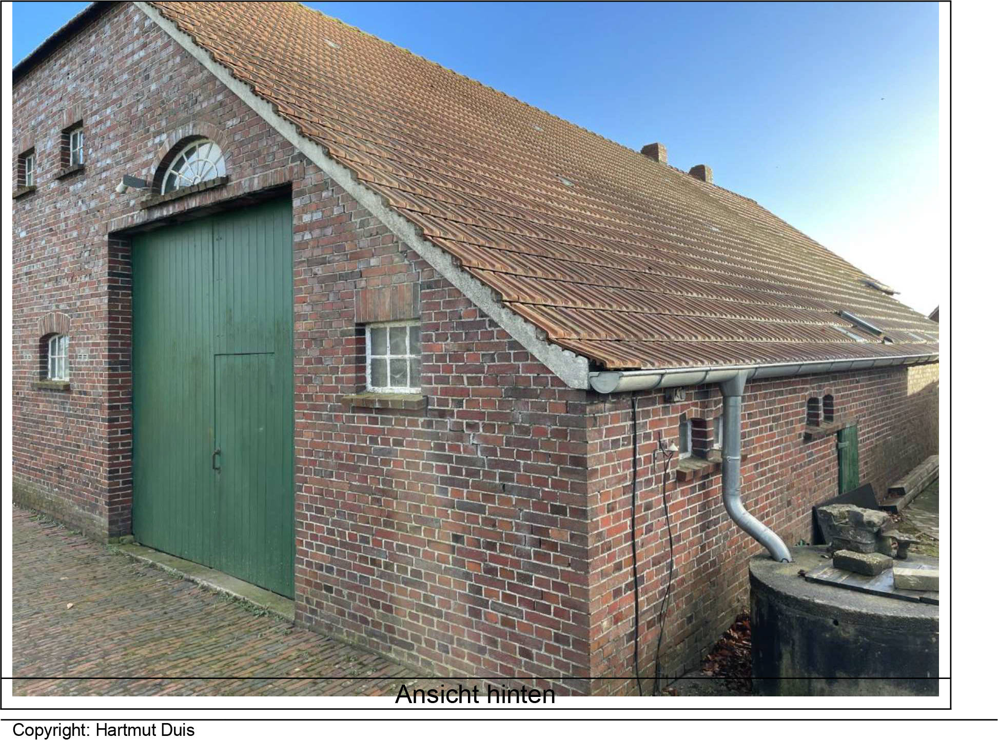 Resthof und 2 massiven Nebengebäuden (Scheune und Garage), sowie landwirtschaftlich genutzte Fläche in Deichhauser Str. 5, 26624 Südbrookmerland, Victorbur