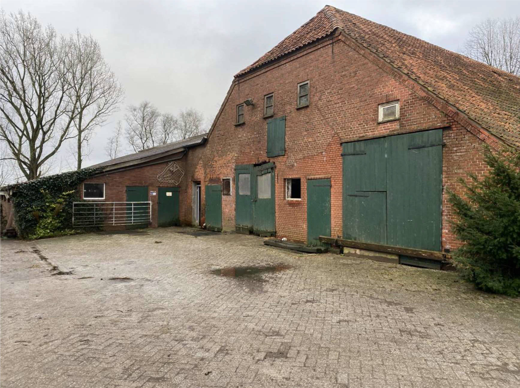 Hofgebäude mit Landwirtschaftsflächen in Forlitzer Straße 205, 26624 Südbrookmerland, Bedecaspel - Bild 3