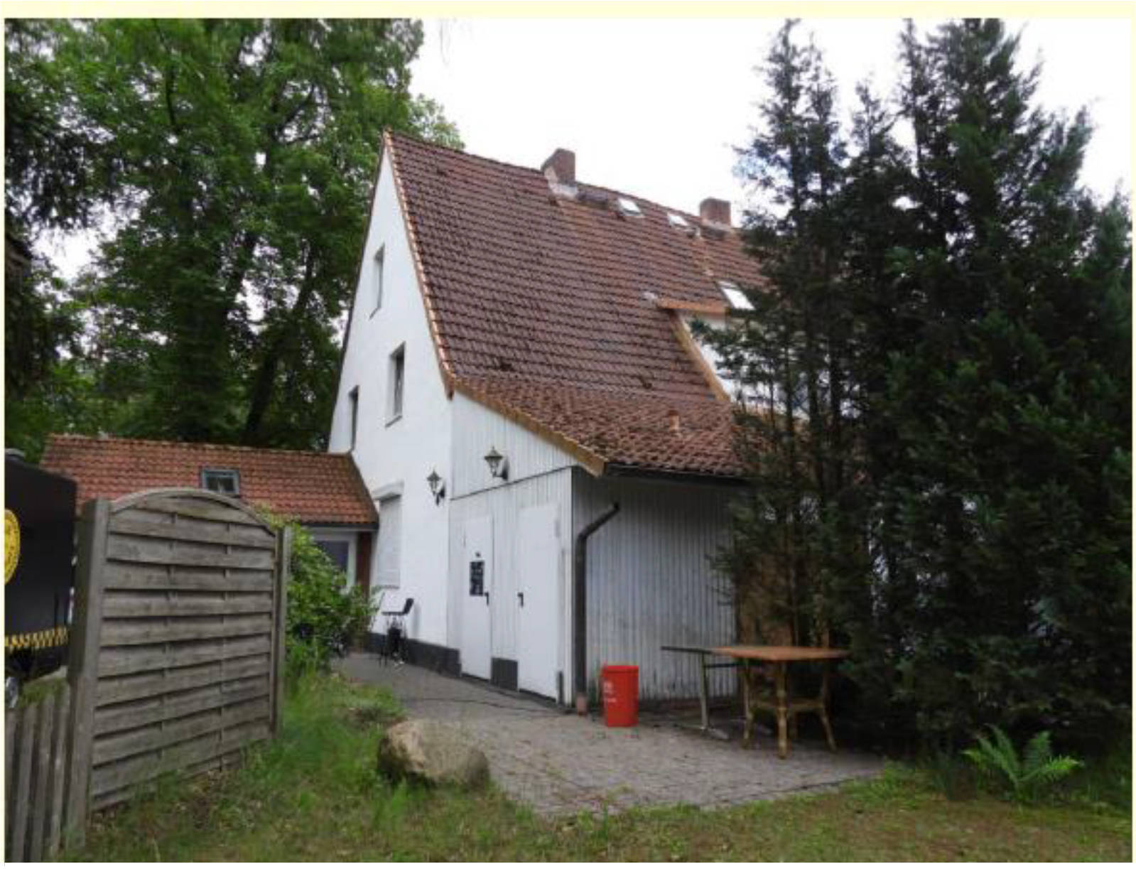 Wohn-/Geschäftshaus in Handeloher Straße 20, 21256 Handeloh