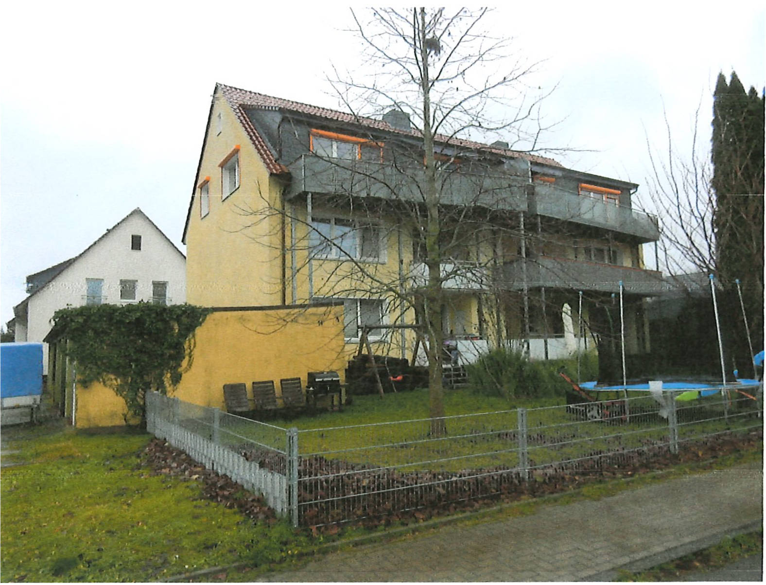 Mehrfamilienhaus, Garage in Frank-Kirchhof-Straße 14, 31180 Giesen, Ahrbergen - Bild 2
