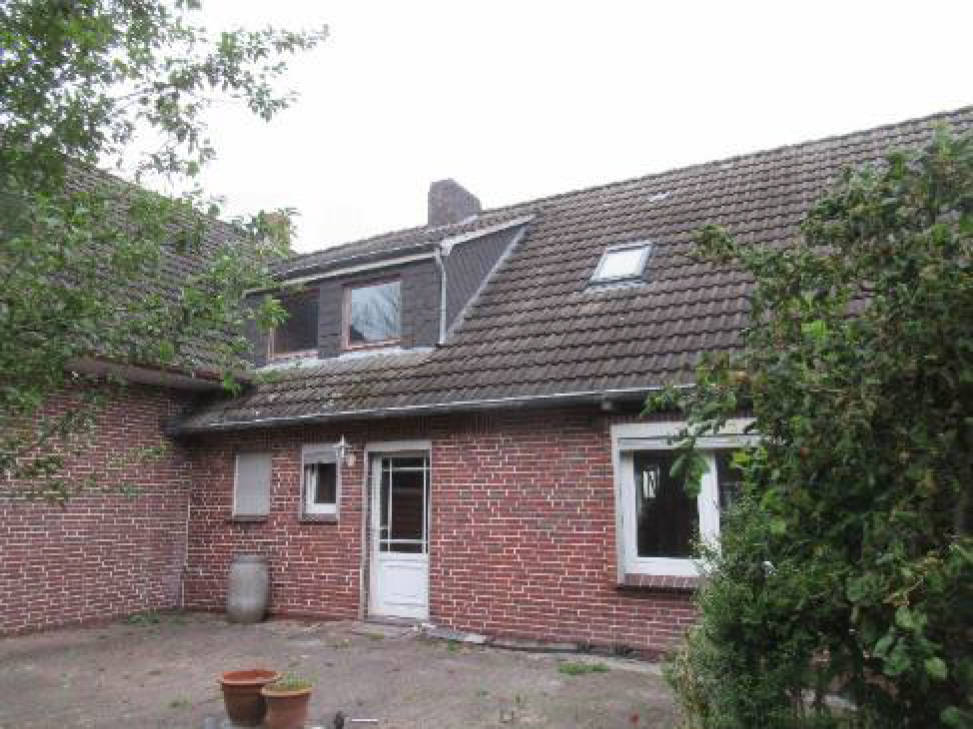 Doppelhaushälfte, mit Nebengebäude und Garage in Dorfstraße 13, 26409 Wittmund, Uttel - Bild 2