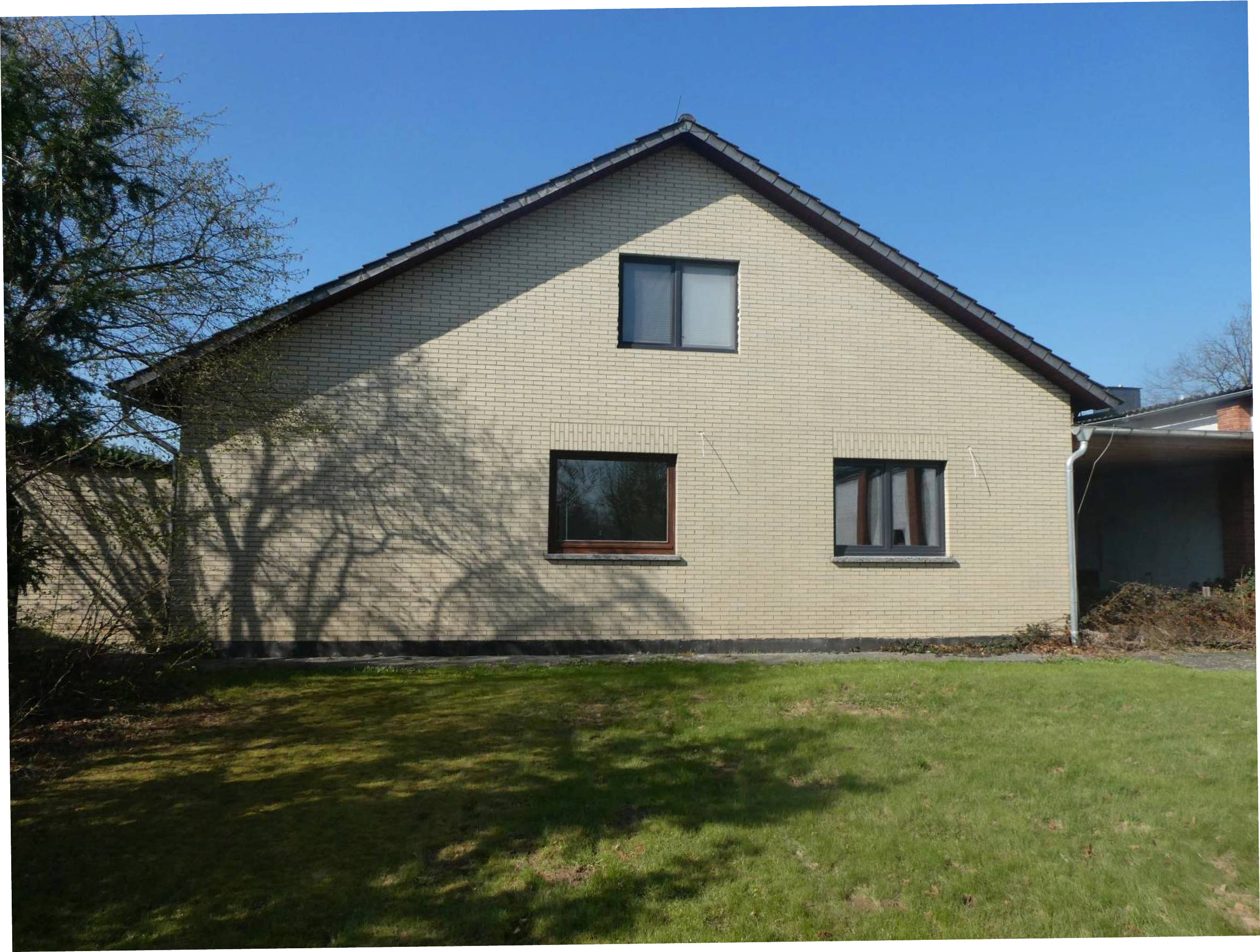 Wohn-/Geschäftshaus, gewerblich genutztes Grundstück in Heveser Straße 6, 31675 Bückeburg, Meinsen-Warber