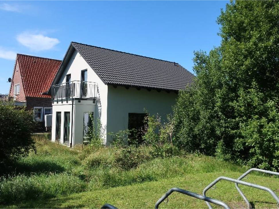 Zweifamilienhaus in Blumenstraße 1A, 26802 Moormerland, Boekzetelerfehn