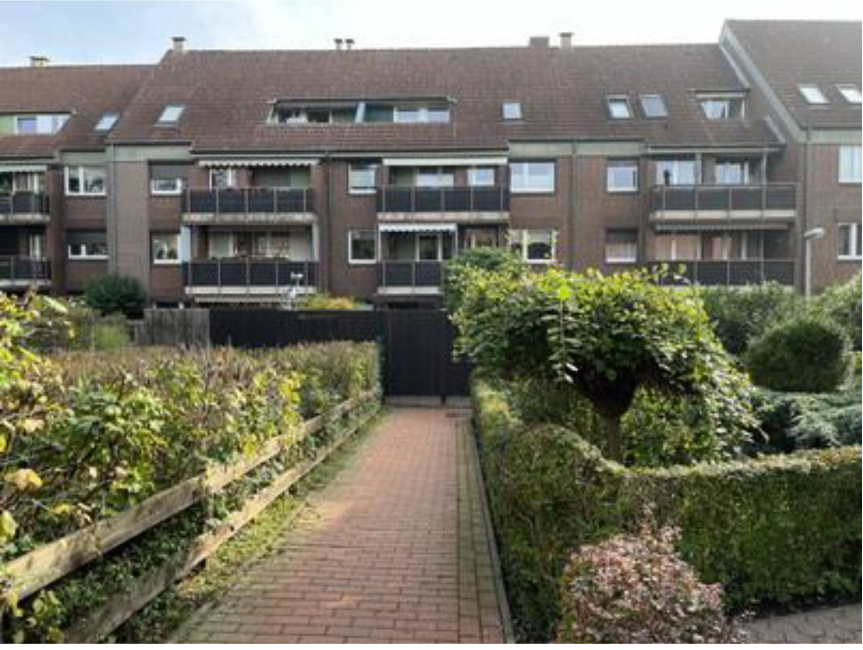 Eigentumswohnung (3 bis 4 Zimmer), Garage in Skagenhof  5, 30457 Hannover