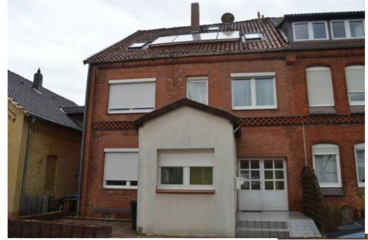 Doppelhaushälfte, Garage in Im Winkel 12, 30880 Laatzen