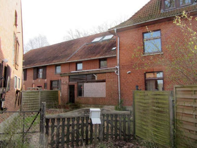 Wohnhaus/Landwirtschaftsflächen in Niendorfer Straße 25, 29553 Bienenbüttel - Hohenbostel