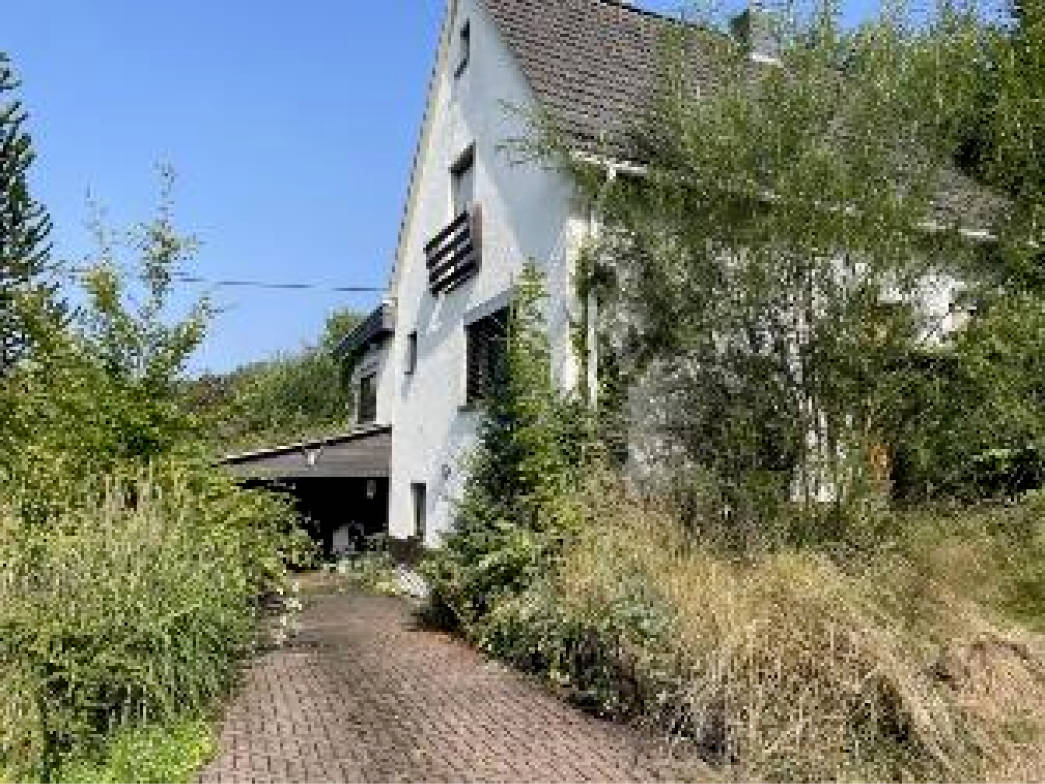 Kfz-Stellplatz, Einfamilienhaus in Burg-Windeck-Straße 57, 51570 Windeck, Schladern - Bild 3