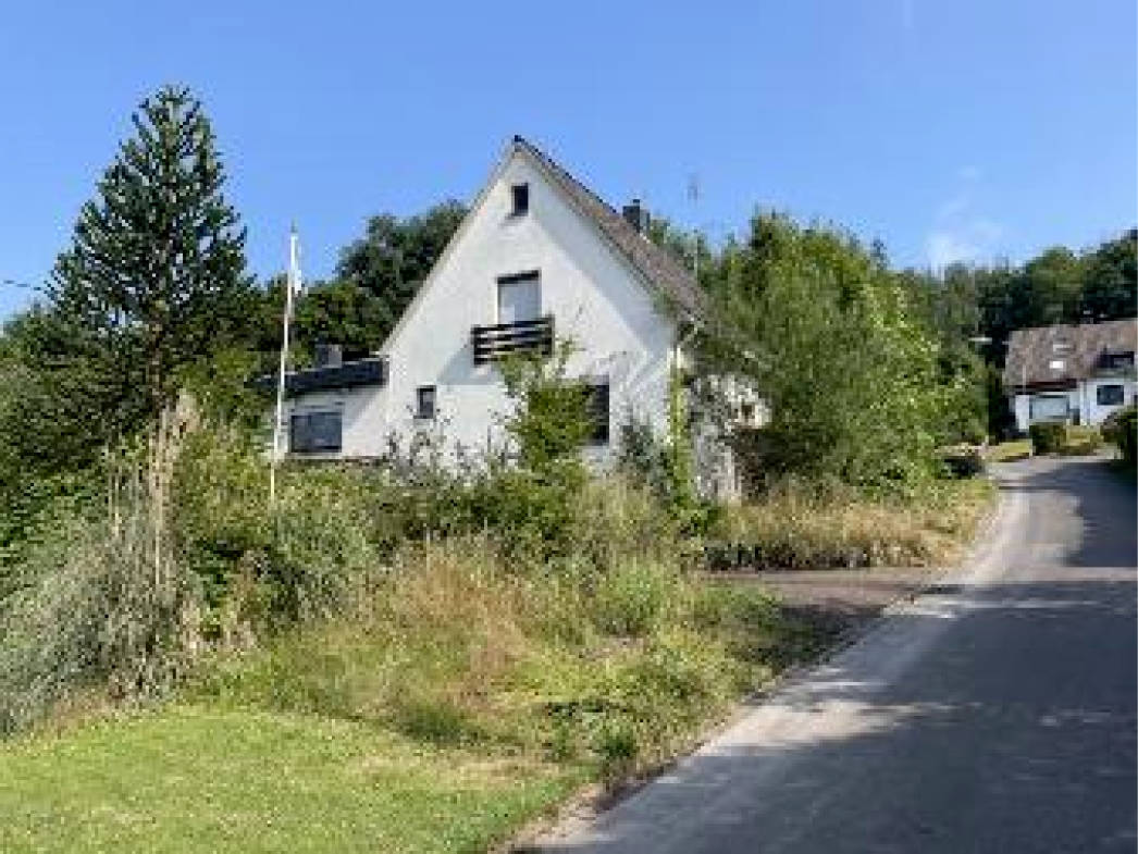 Kfz-Stellplatz, Einfamilienhaus in Burg-Windeck-Straße 57, 51570 Windeck, Schladern - Bild 4