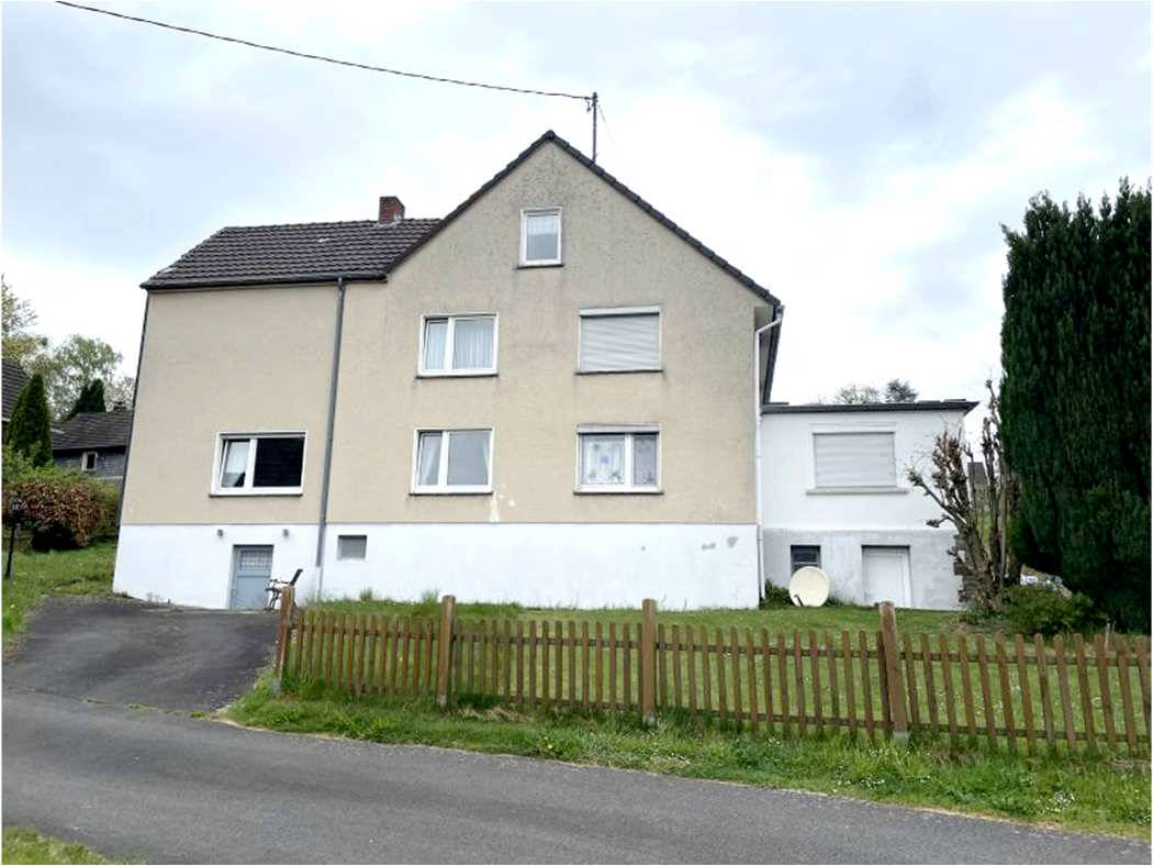 Garage, Doppelhaushälfte, 2 Doppelhaushälften und 1 PKW-Garage in Kalkberg 10 und 12, 51545 Waldbröl
