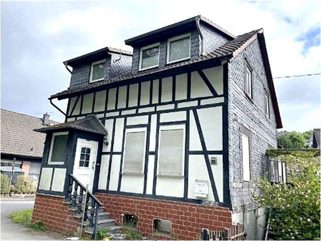 Eigentumswohnung (3 bis 4 Zimmer), 2 Wohnungseigentumseinheiten (Altbau und Anbau mit Garage) in Eckenhagener Straße 31, 51580 Reichshof, Mittelagger - Bild 3