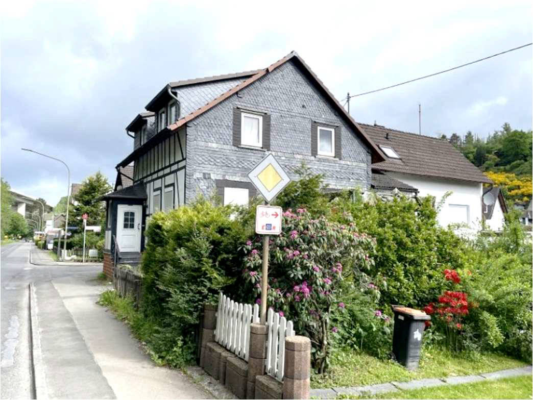 Eigentumswohnung (3 bis 4 Zimmer), 2 Wohnungseigentumseinheiten (Altbau und Anbau mit Garage) in Eckenhagener Straße 31, 51580 Reichshof, Mittelagger - Bild 4