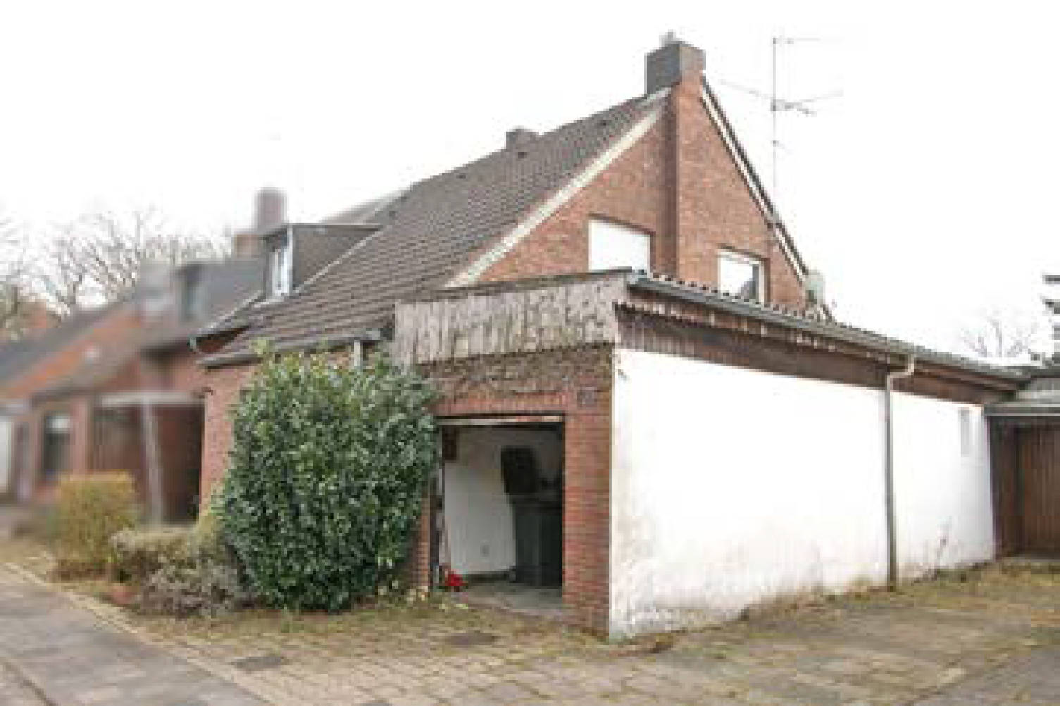 Garage, Einfamilienhaus, Doppelhaushälfte in Auf der Heide 42, 42A, 41812 Erkelenz, Granterath - Bild 4