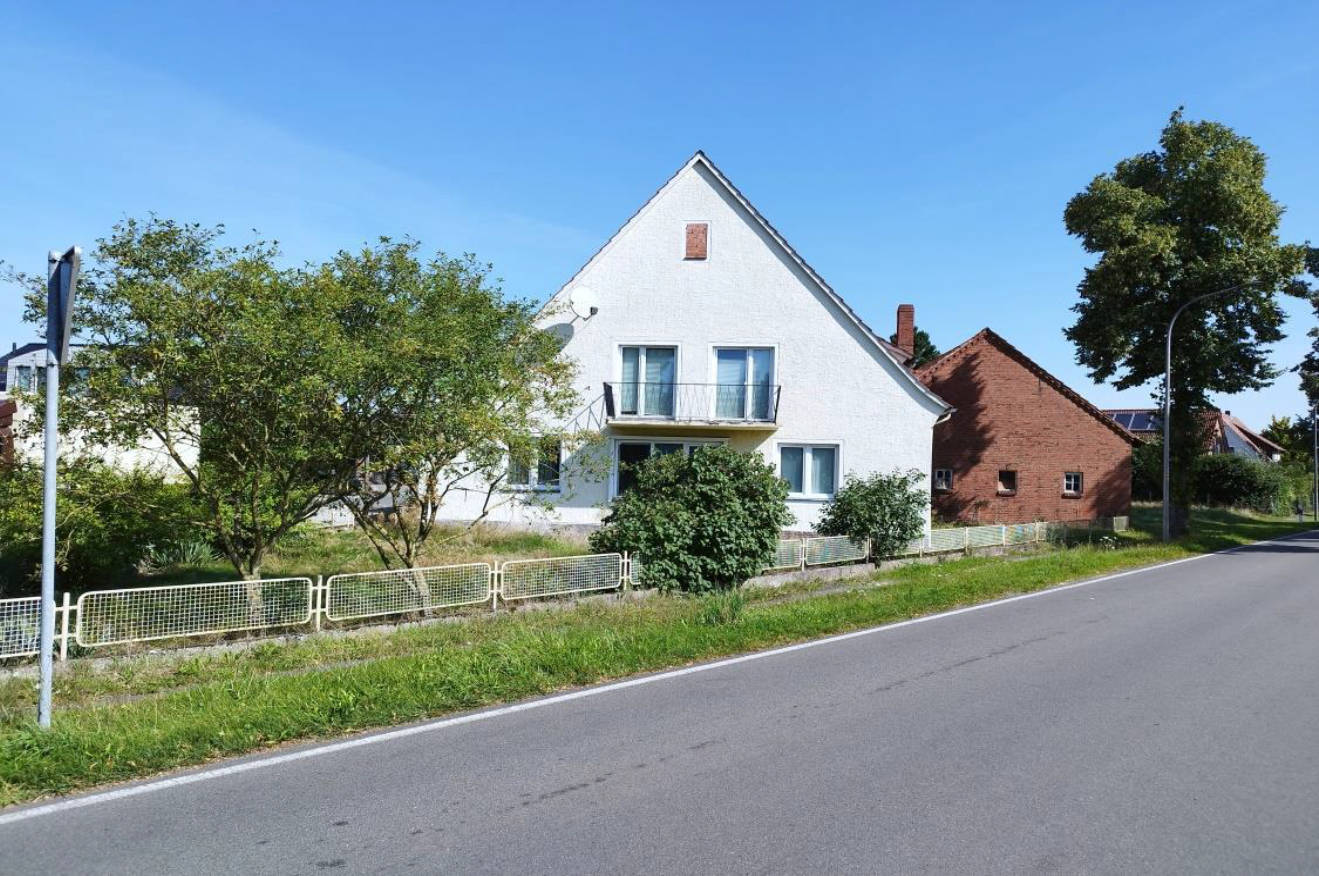 Resthofstelle mit Wohnhaus in Speckendamm 2, 32351 Stemwede, Oppenwehe