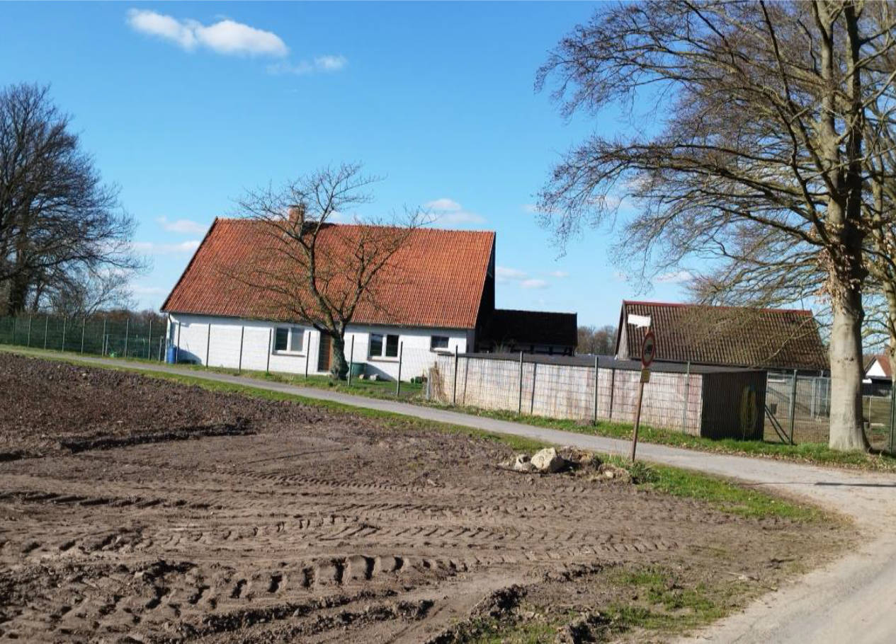 Freistehendes Einfamilienhaus -ehemaliges Heuerlingshaus - mit nicht ausgebautem Dachgeschoss sowie mit Schuppengebäude in Höfenweg 5, 32339 Espelkamp, Vehlage - Bild 2