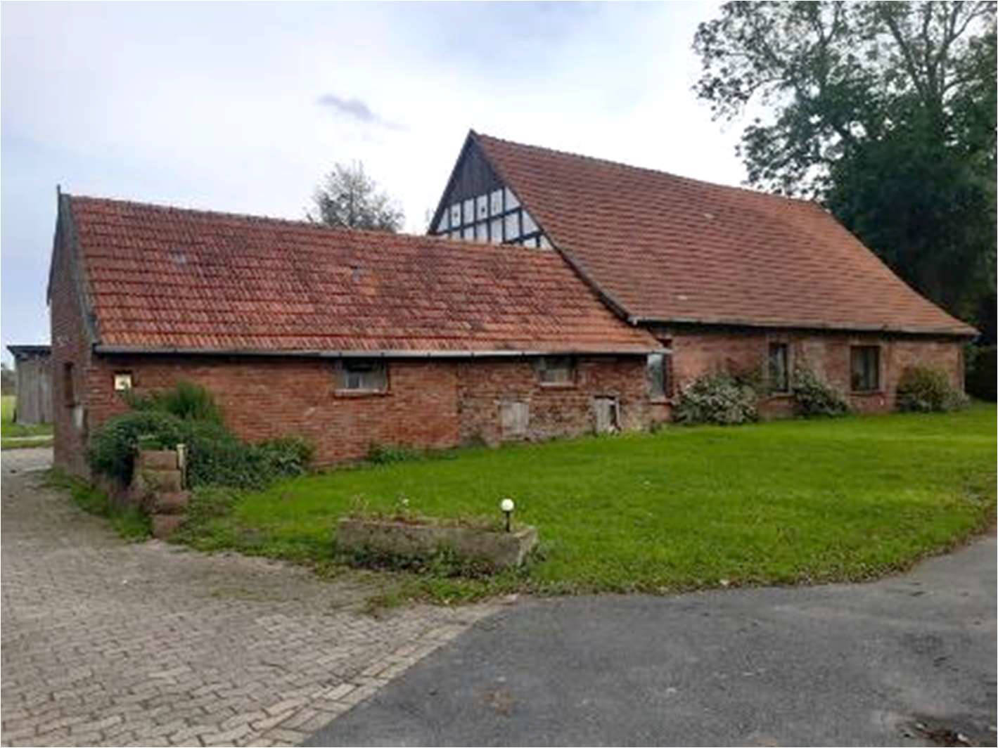 Einfamilienhaus und 2 Schuppen in Hänschenweg 4, 32351 Stemwede, Westrup