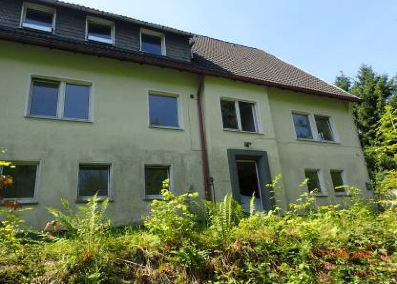 Zweigeschossiges als Doppelhaus errichtetes Achtfamilienwohnhaus in Springer Straße 42 A, B, 58762 Altena, Evingsen