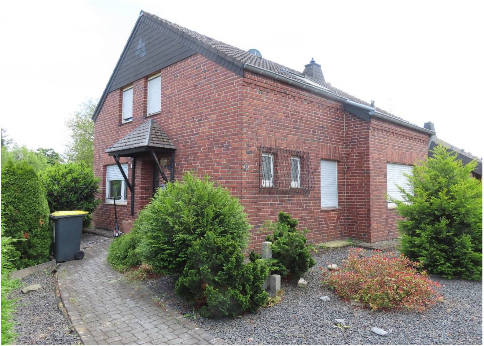 Garage, Einfamilienhaus in Am Sengelskamp 9, 52441 Linnich, Tetz - Bild 4
