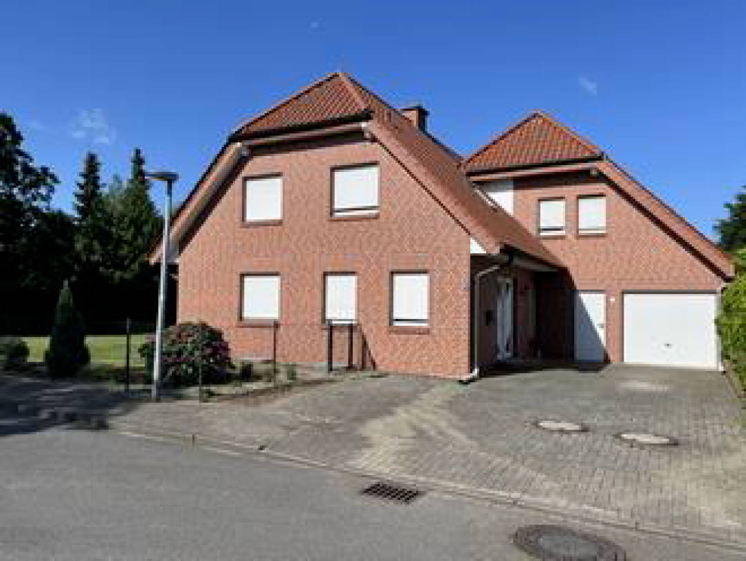 Zweifamilienhaus, Garage in Merschweg 9, 49509 Recke