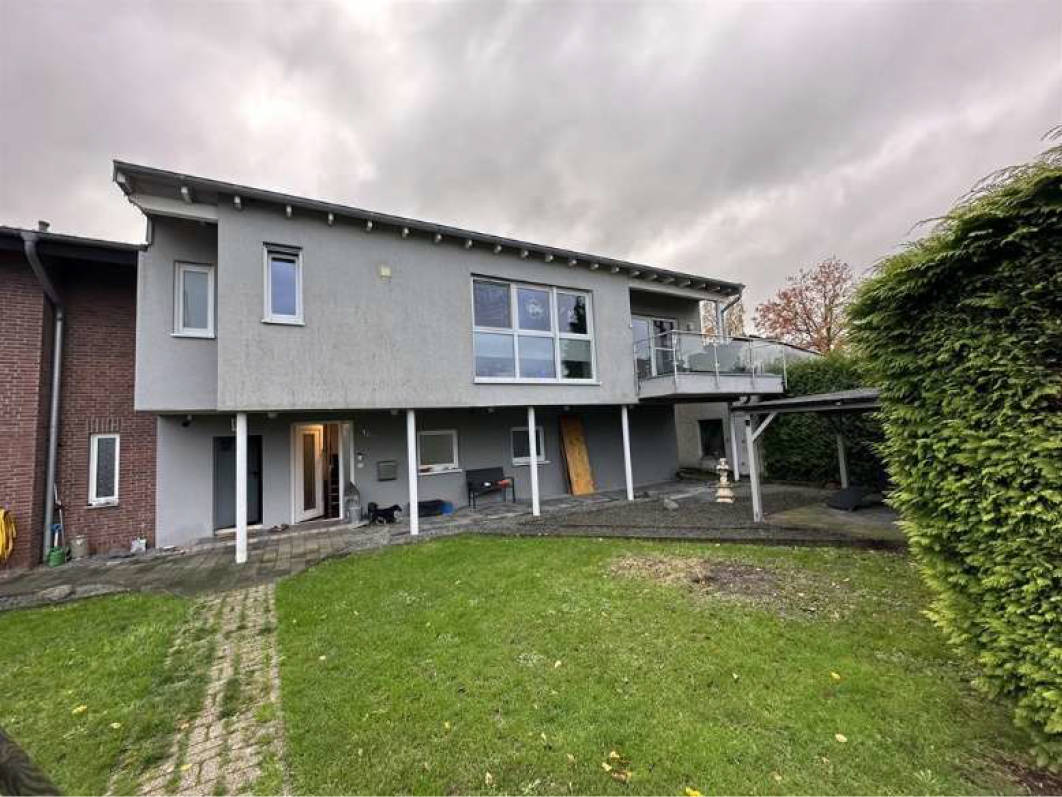 Zweifamilienhaus in Nikolausstraße 16, 52457 Aldenhoven