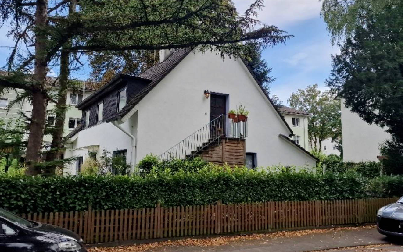 Garage, Einfamilienhaus, und Carport in Quellenstr. 35, 45481 Mülheim an der Ruhr, Saarn