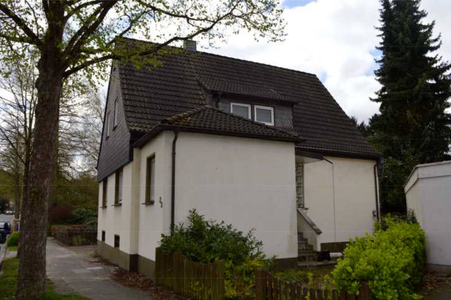 Garage, Einfamilienhaus in Brandenberg Hs. Nr. 23, 45478 Mülheim an der Ruhr, Broich - Bild 2