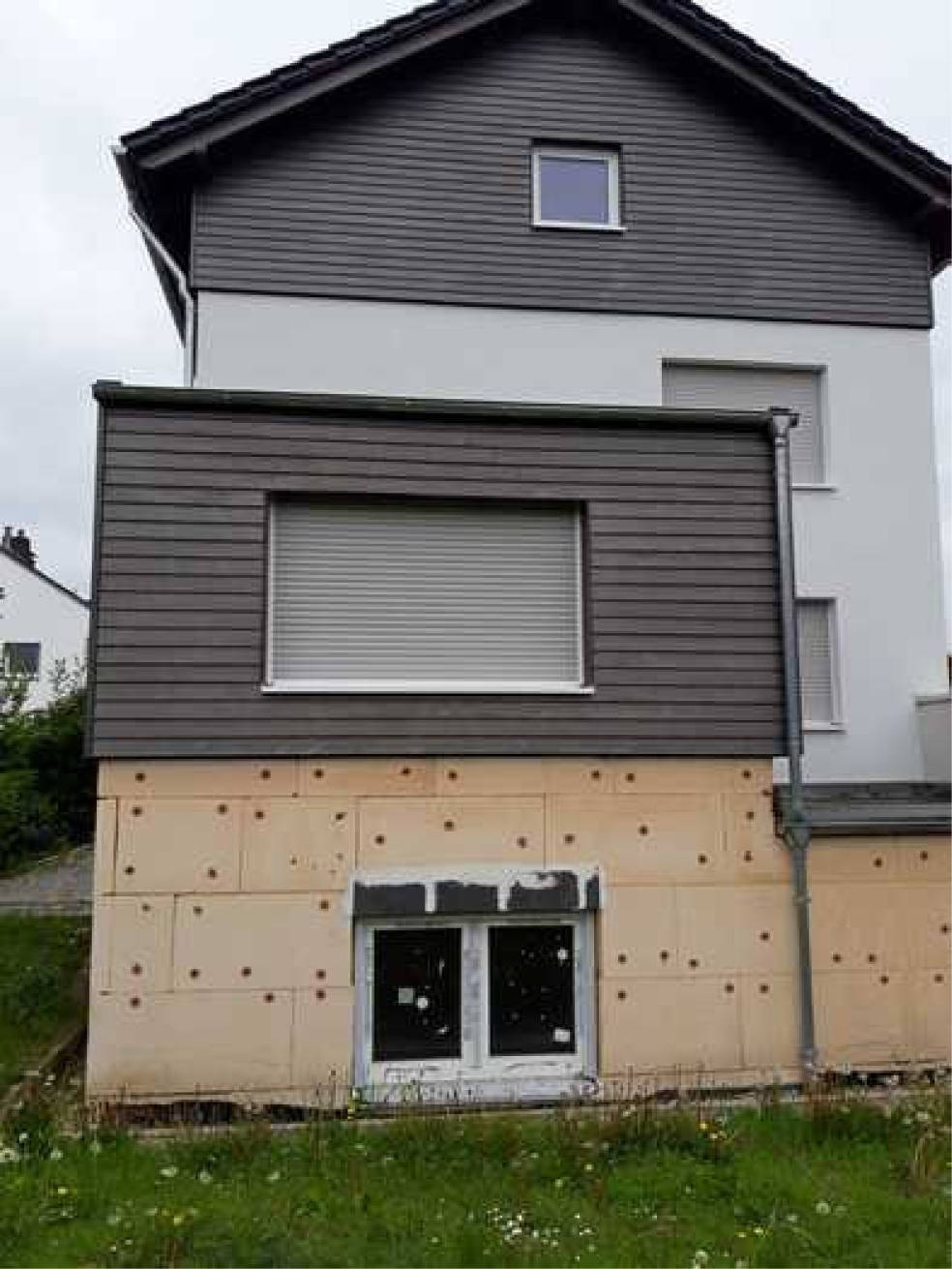 Zweifamilienhaus, 2 1/2 geschossig mit Anbau in Akazienstr. 6, 59505 Bad Sssendorf
