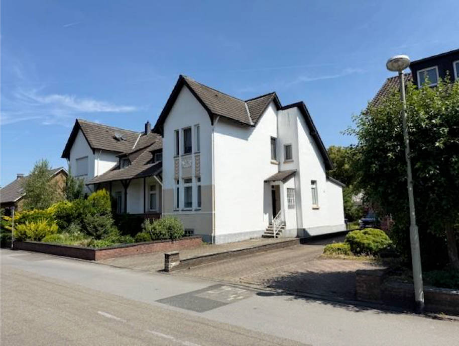 Garage, Einfamilienhaus, Doppelhaushälfte in Gartenstraße 21, 46419 Isselburg - Bild 4