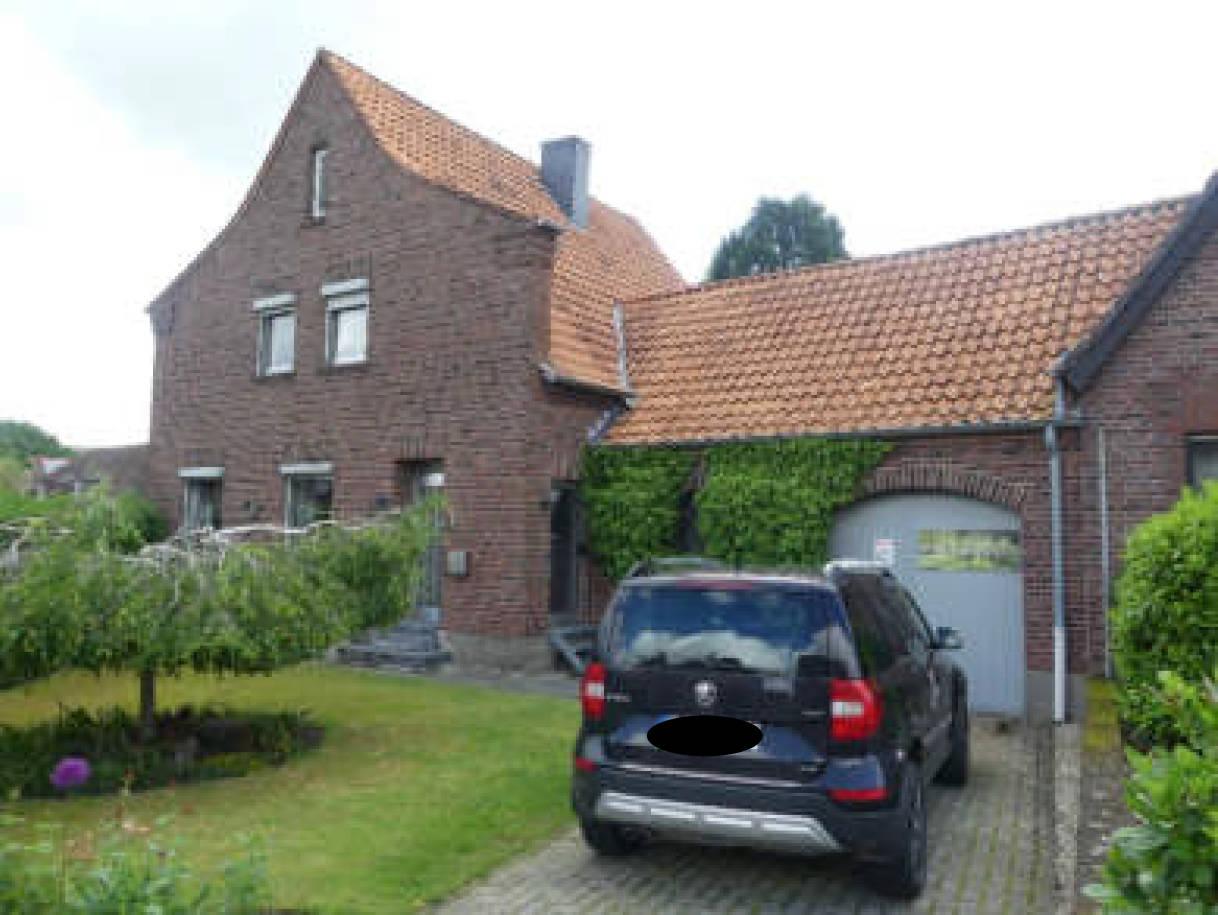 Garage, Zweifamilienhaus in Veenstraße 8, 47661 Issum, Sevelen