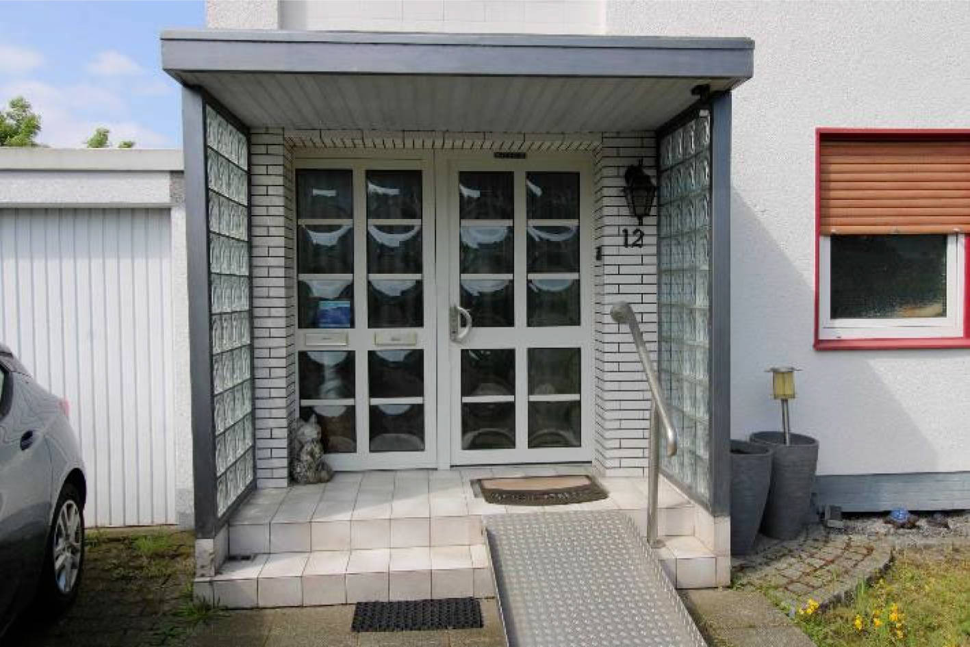 Zweifamilienhaus, Garage, Doppelgarage und Garagenhof in Katharinastraße 12, 44628 Herne - Bild 3