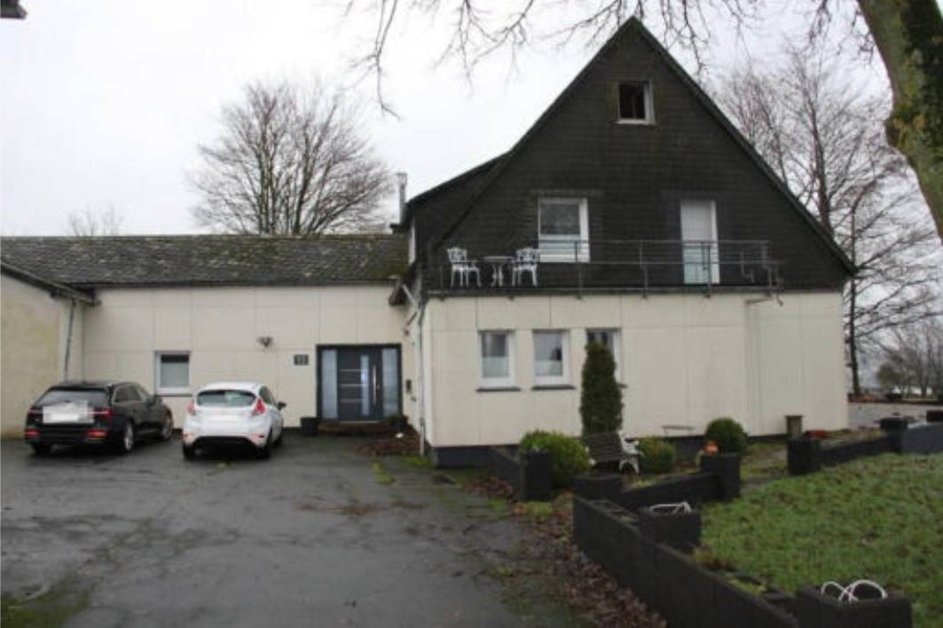 Wohnhaus mit NebengebÃ¤uden (Garagen, Werkstatt, LagerflÃ¤chen) in Elmerborg 15, 59929 Brilon, Altenbüren