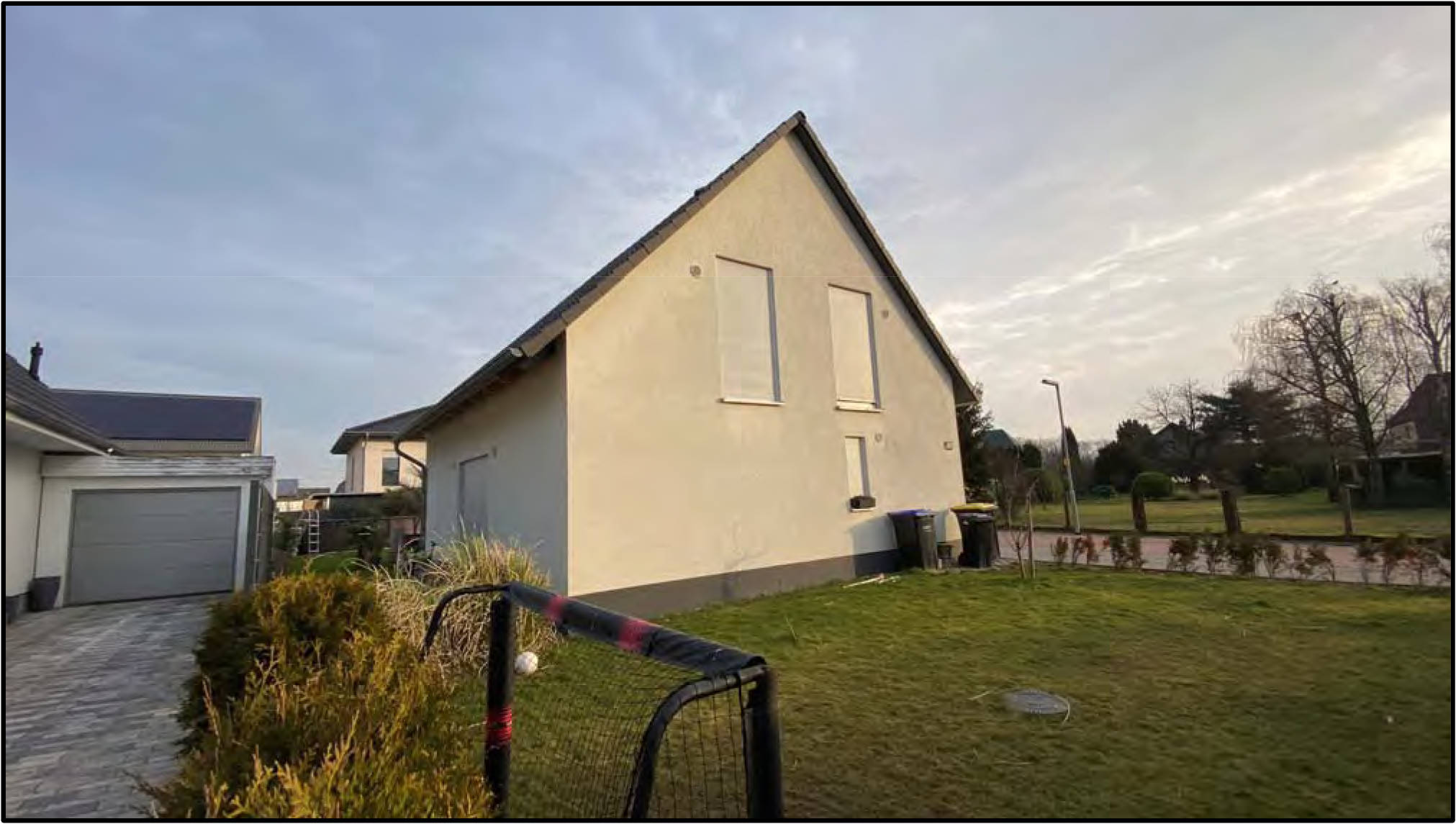 Einfamilienhaus in Schlehenweg 34, 46562 Voerde, Spellen