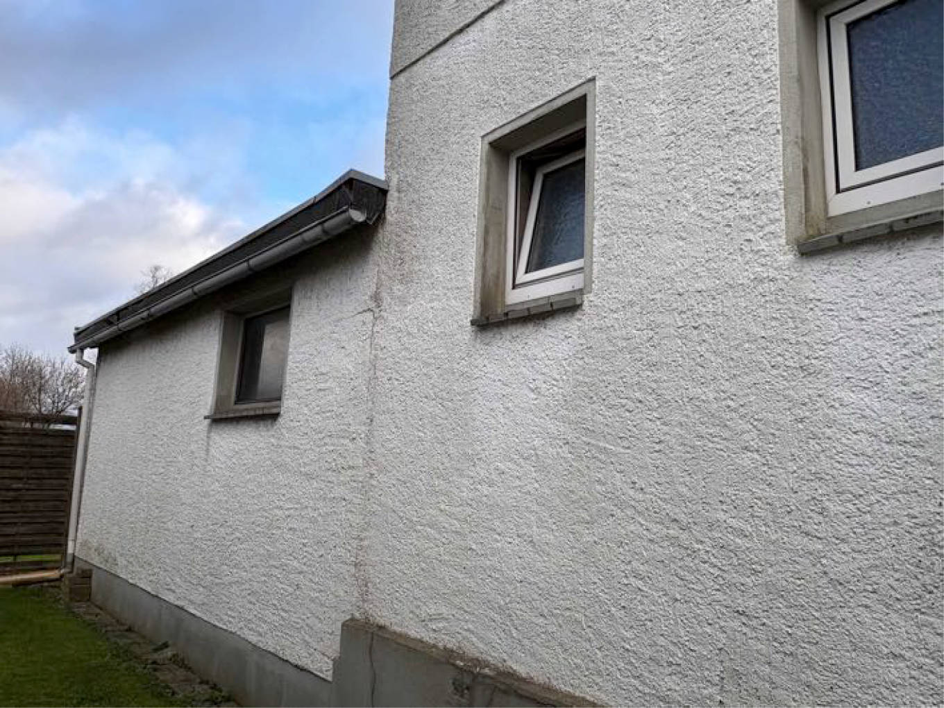 Zweifamilienhaus mit 3 Garagen in Obernackernstraße 42, 32278 Kirchlengern - Bild 4