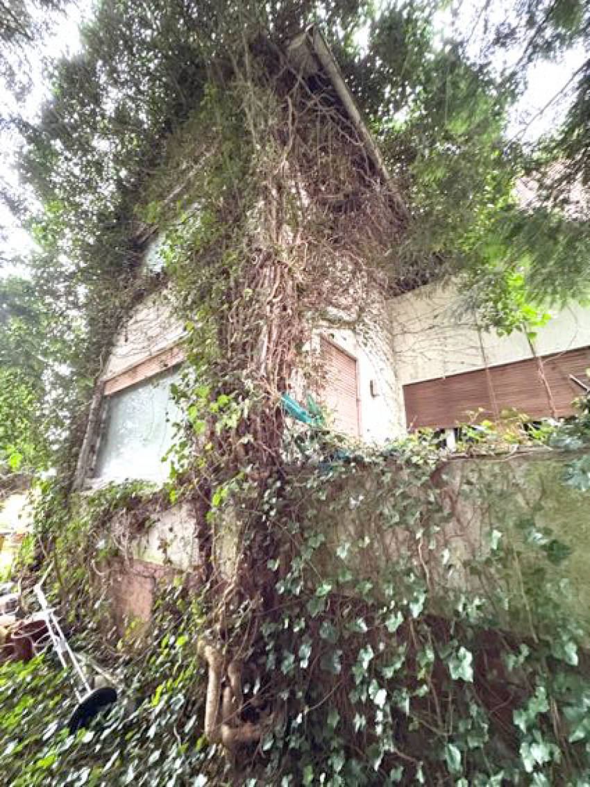 Zweifamilienhaus mit zwei Garagen in Weststraße 74, 32278 Kirchlengern