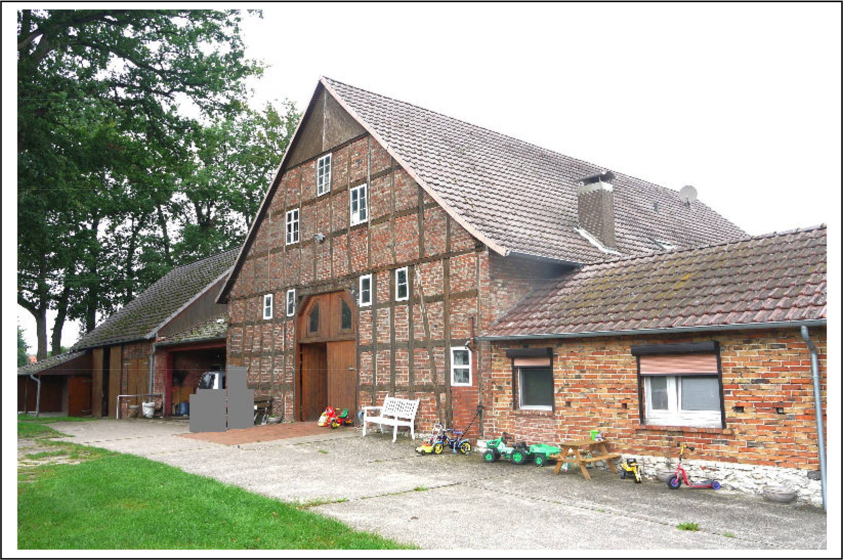 land- und forstwirtschaftlich genutztes Grundstück, Wohn-/Geschäftshaus in Holtfelder Straße 33, 33829 Borgholzhausen