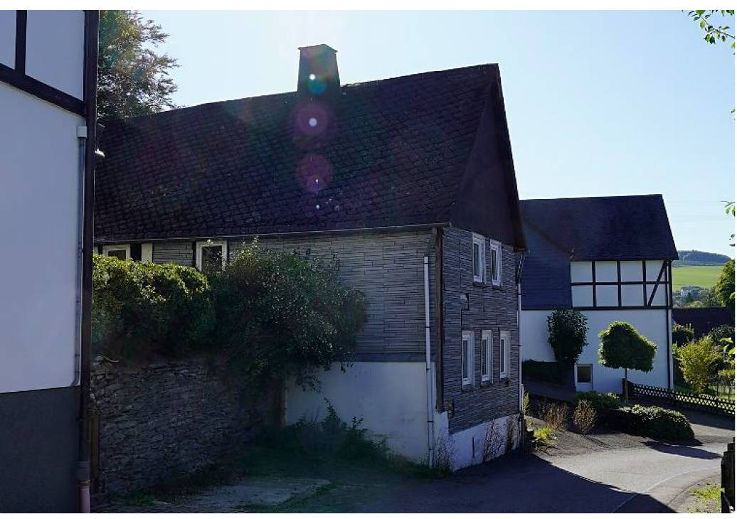 Wohnhaus und Gartengrundstück in Sögtrop 8, 57392 Schmallenberg