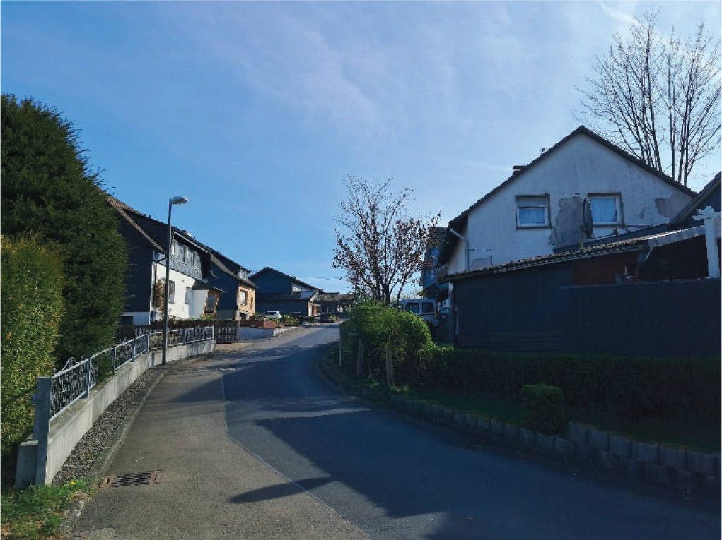 Garage, Einfamilienhaus, Wintergarten in Nagelsbüchel 63, 51688 Wipperfürth - Bild 3