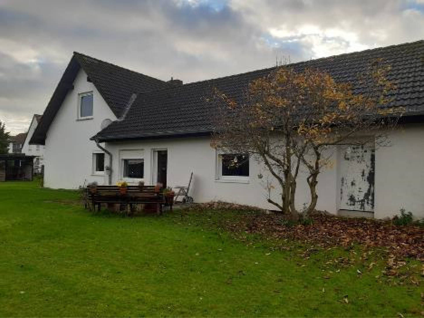 Garage, Zweifamilienhaus in An der Bahn 17, 32457 Porta Westfalica, Neesen - Bild 2