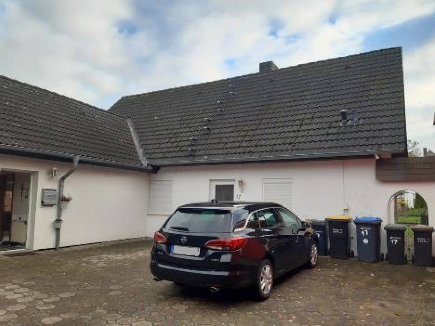 Garage, Zweifamilienhaus in An der Bahn 17, 32457 Porta Westfalica, Neesen - Bild 3