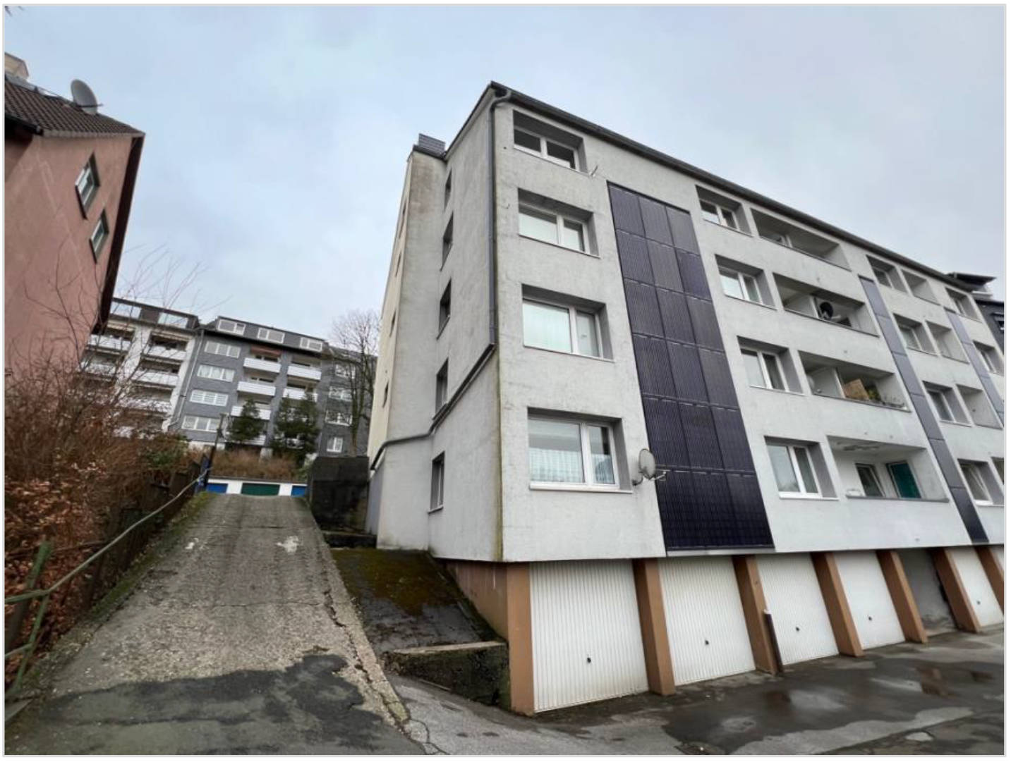 Garage, Eigentumswohnung (3 bis 4 Zimmer), Eigentumswohnung (1 bis 2 Zimmer) in Stockder Straße 89, 89a, 00000