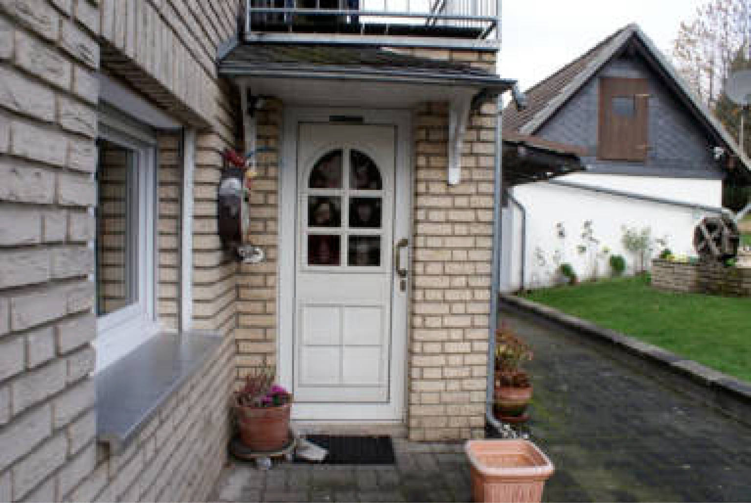Zweifamilienhaus, Kfz-Stellplatz, Garage in Böswipper 17, 51688 Wipperfürth