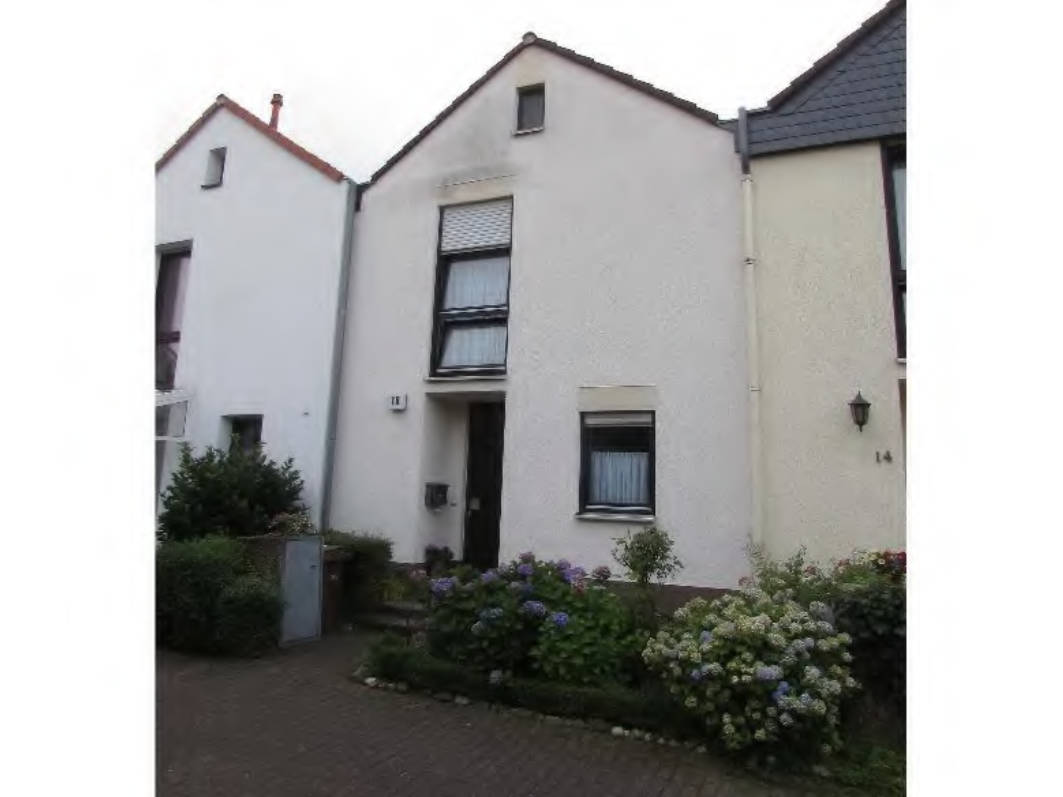 Einfamilien-Reihenmittelhaus, Reihengarage, 1/14 Miteigentumsanteil an unbebauten Garagenhof in Kösliner Weg, Königsberger Straße, Breslauer Straße, 53340 Meckenheim