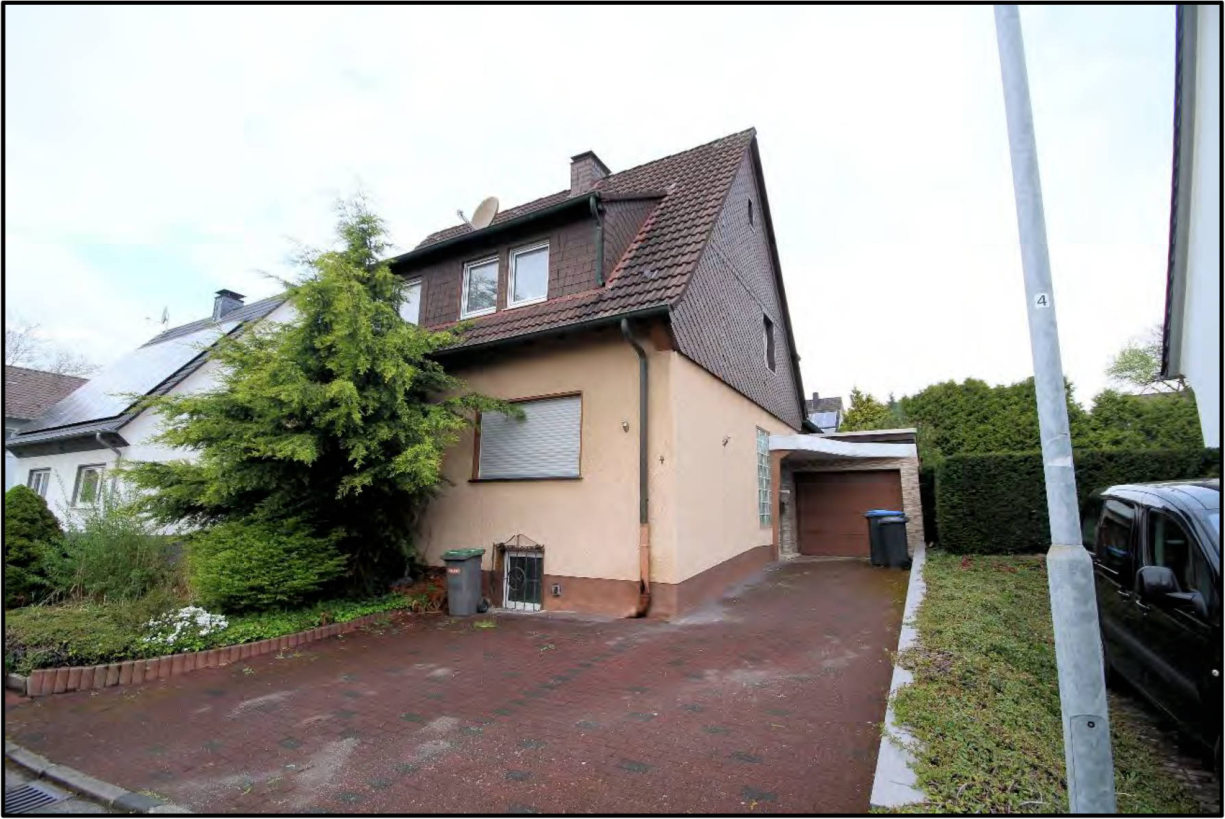 Zweifamilienhaus mit zwei Garagen in Droste-Hülshoff-Straße 4, 58739 Wickede - Bild 3