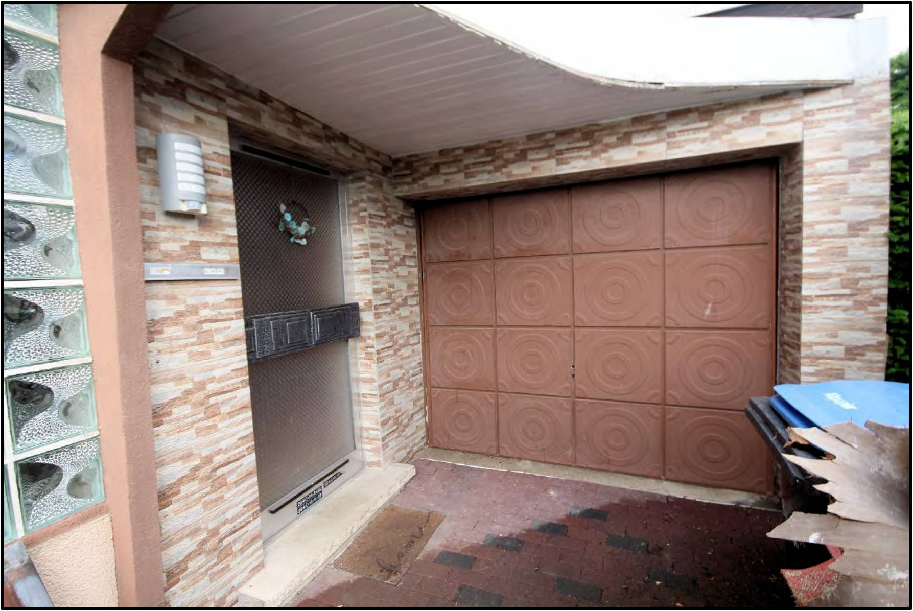 Zweifamilienhaus mit zwei Garagen in Droste-Hülshoff-Straße 4, 58739 Wickede - Bild 2