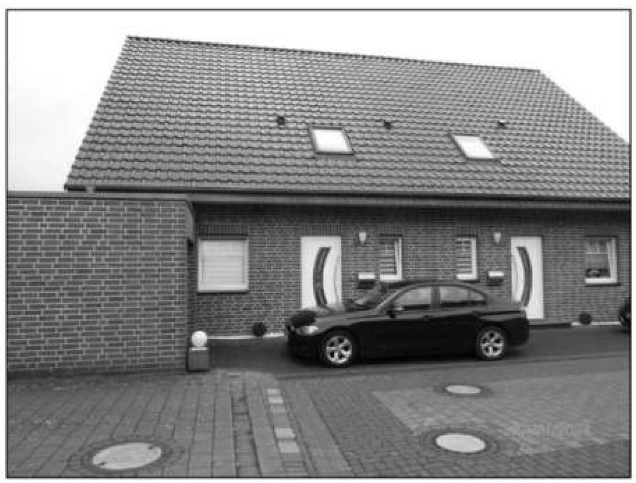 Garage, Doppelhaushälfte in Julius-Leber-Weg 4a, 33428 ;Harsewinkel;Marienfeld - Bild 2