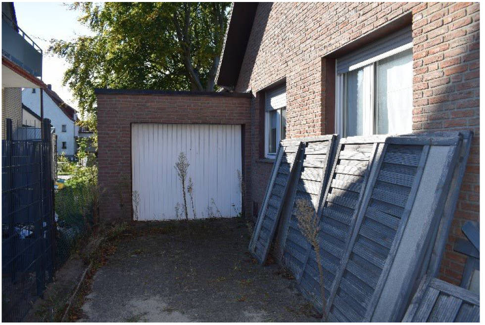 Garage, Einfamilienhaus, unbebautes Grundstück in Schlingmannsweg 4, 33332 Gütersloh