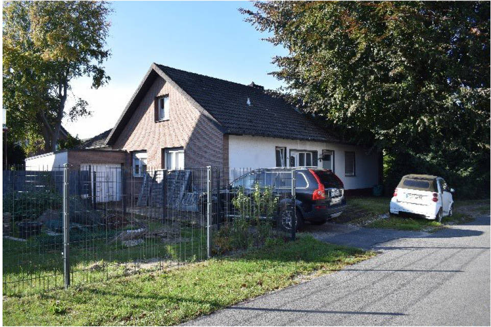 Garage, Einfamilienhaus, unbebautes Grundstück in Schlingmannsweg 4, 33332 Gütersloh - Bild 2