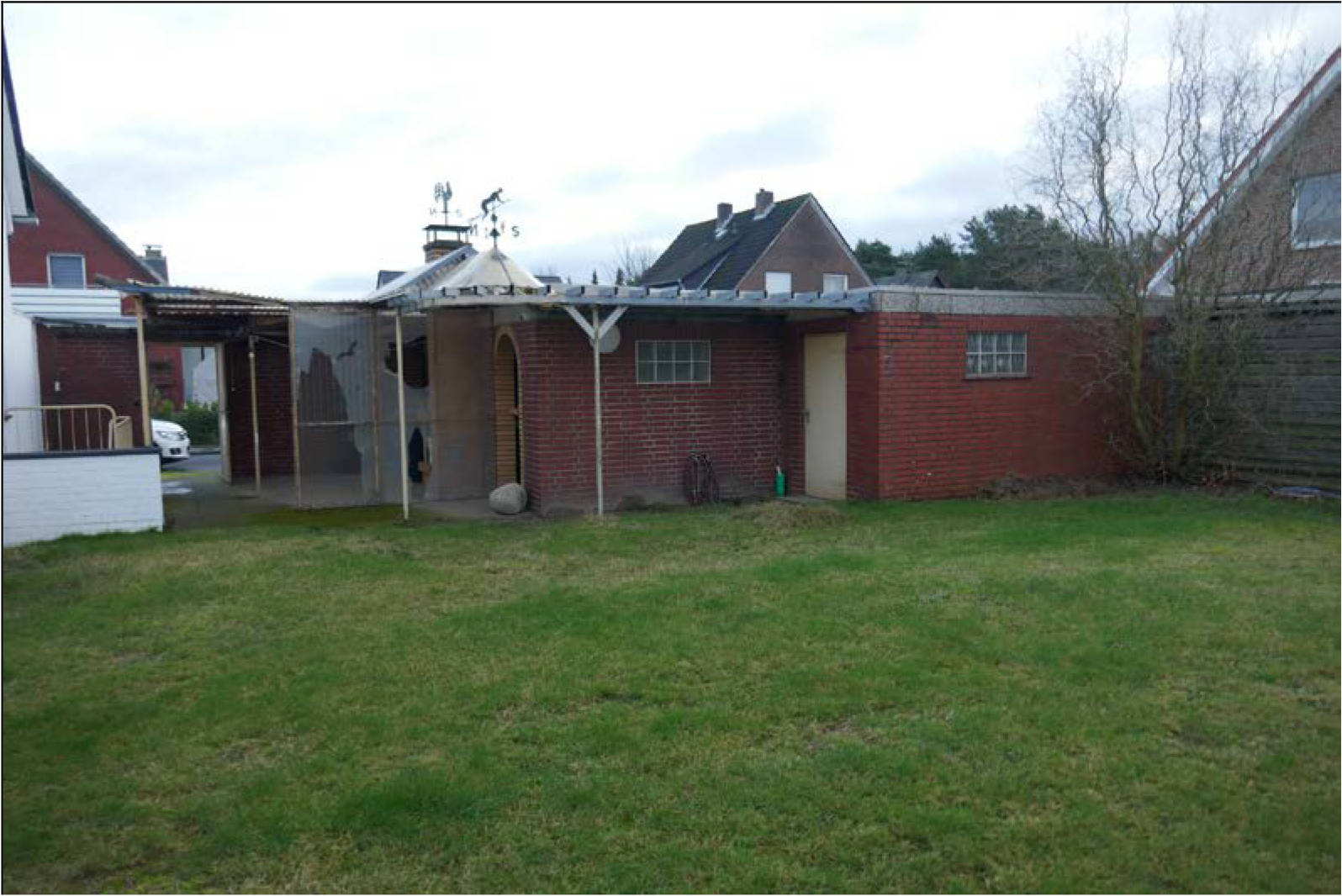 Einfamilienhaus, drei Reihengaragen in Am Hagen 18, 33428 ;Harsewinkel;Marienfeld, Greffen