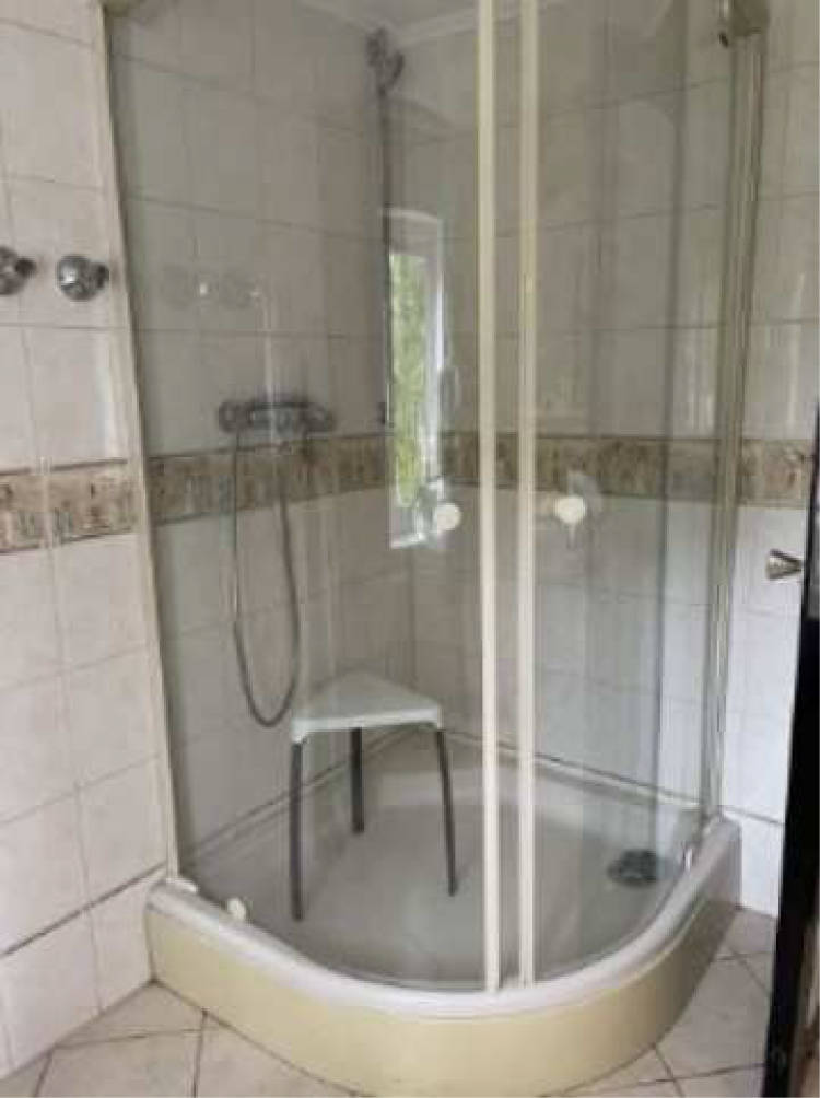 Kfz-Stellplatz, Einfamilienhaus, Einliegerwohnung, insgesamt 2 StellplÃ¤tze in Friedrichstraße 81, 45525 Hattingen, Hattingen-Mitte - Bild 4