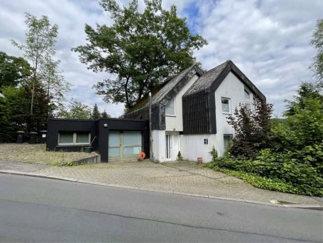 Kfz-Stellplatz, Einfamilienhaus, Einliegerwohnung, insgesamt 2 StellplÃ¤tze in Friedrichstraße 81, 45525 Hattingen, Hattingen-Mitte - Bild 2