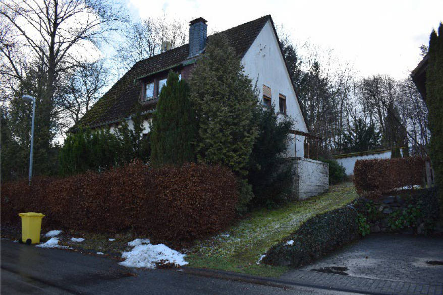 Einfamilienhaus, unterkellert mit ausggebautem Dachgeschoss in Lübkeweg 1, 00000